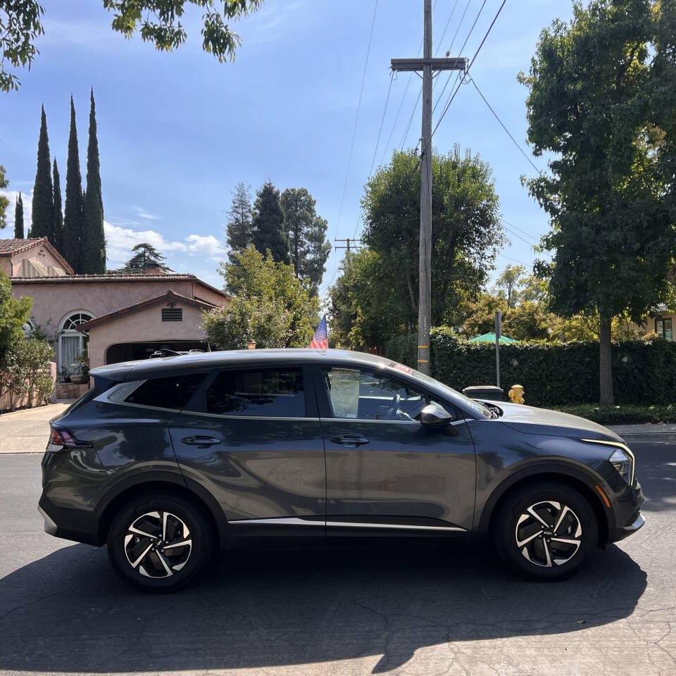 Used 2023 Kia Sportage LX AWD/4WD image 9