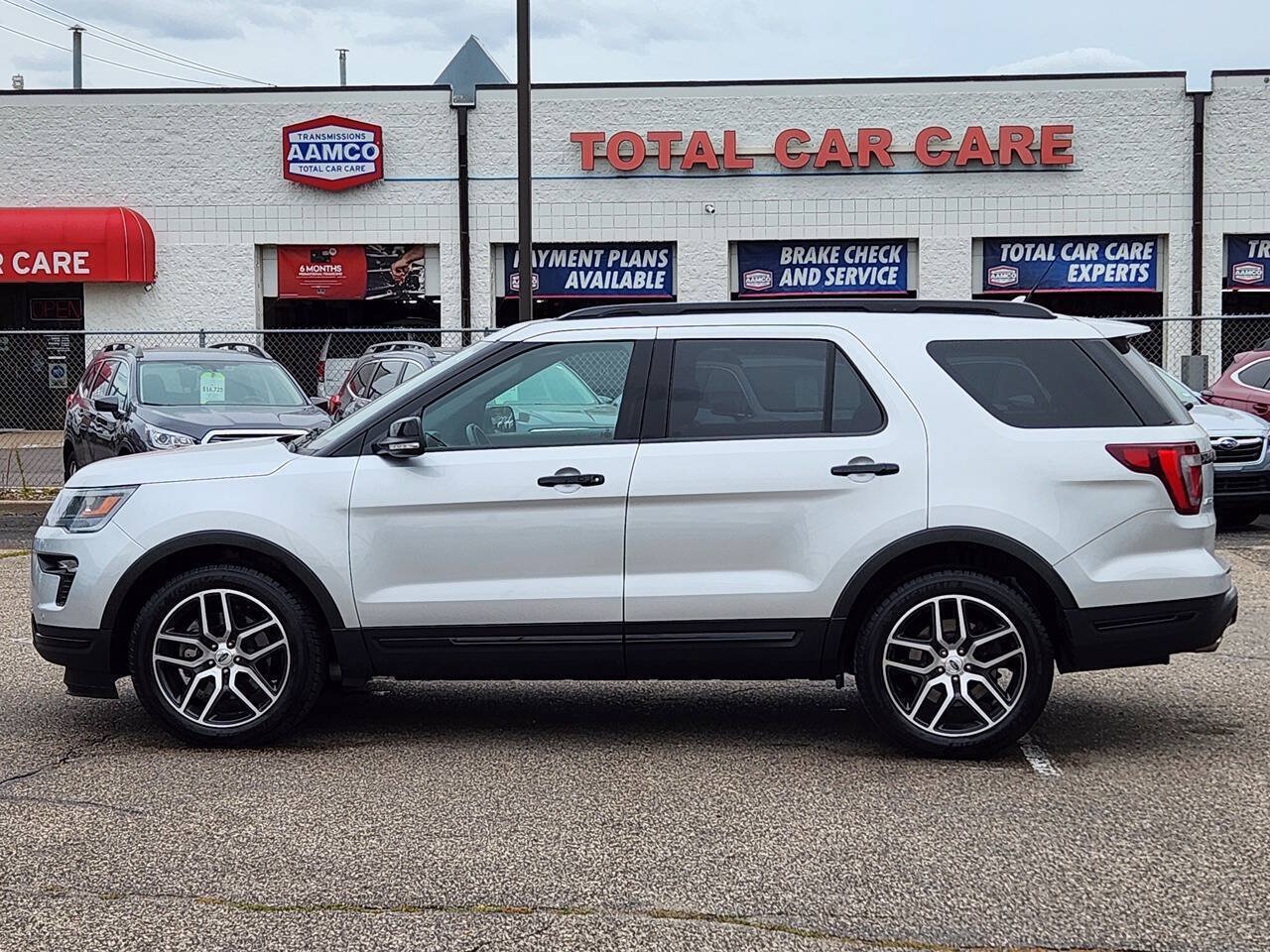 Used 2019 Ford Explorer Sport AWD/4WD image 2