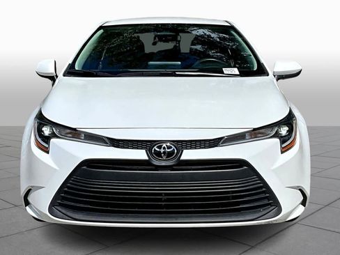 Used 2023 Toyota Corolla LE FWD image 4