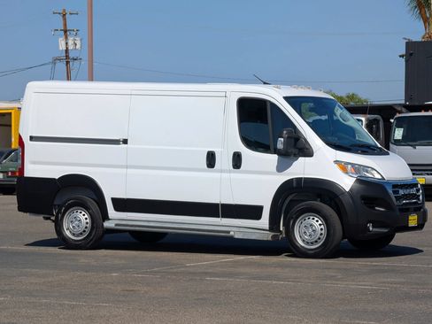 Used 2025 RAM ProMaster 2500 w/ U-Haul Equipment Group FWD image 1