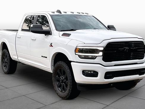 Used 2022 RAM 2500 Laramie w/ Night Edition AWD/4WD image 3