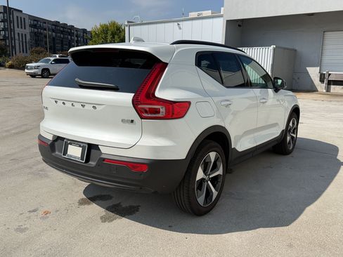 Used 2026 Volvo XC40 B5 Plus w/ Climate Package AWD/4WD image 9