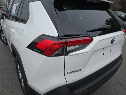 Used 2024 Toyota RAV4 XLE w/ Convenience Package image 35