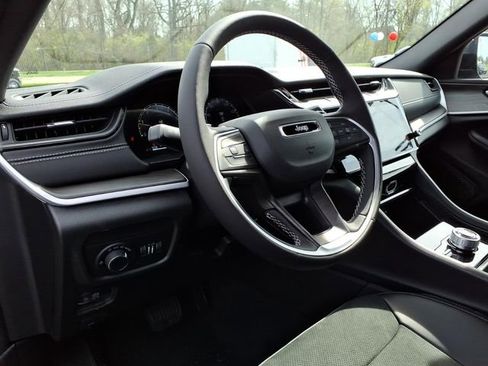 New 2026 Jeep Grand Cherokee Altitude AWD/4WD image 14