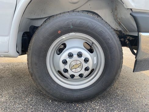 New 2025 Chevrolet Express 3500 w/ Power Convenience Package image 9