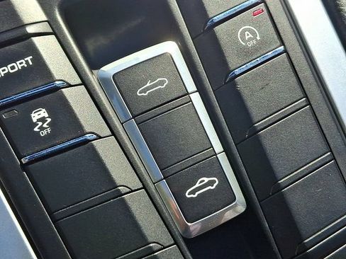 Used 2018 Porsche 718 Boxster S RWD image 23