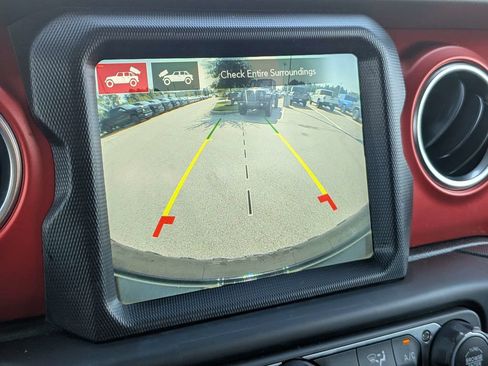 Used 2021 Jeep Wrangler Unlimited Rubicon AWD/4WD image 19