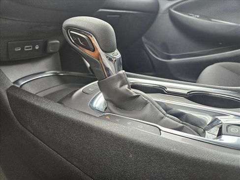 Used 2025 Chevrolet Malibu LT FWD image 7