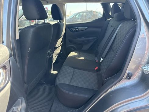 Used 2017 Nissan Rogue Sport SV image 9