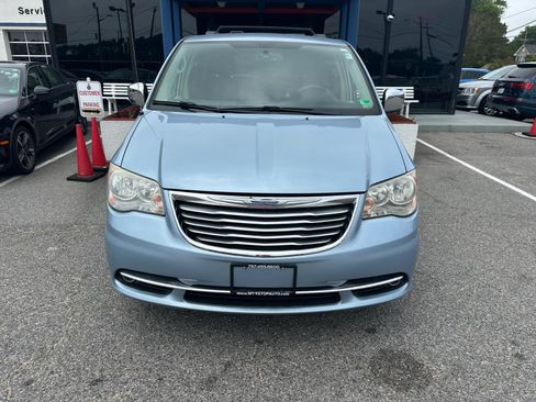 Used 2013 Chrysler Town & Country Touring-L w/ Entertainment Group #2 image 3