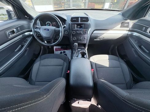 Used 2018 Ford Explorer XLT AWD/4WD image 27