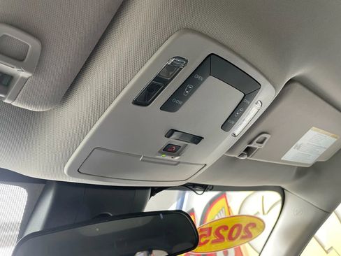 Used 2025 Toyota Sienna LE image 13