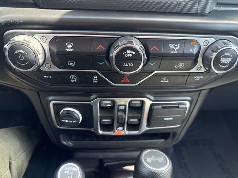 Used 2022 Jeep Wrangler Unlimited Sport AWD/4WD image 18