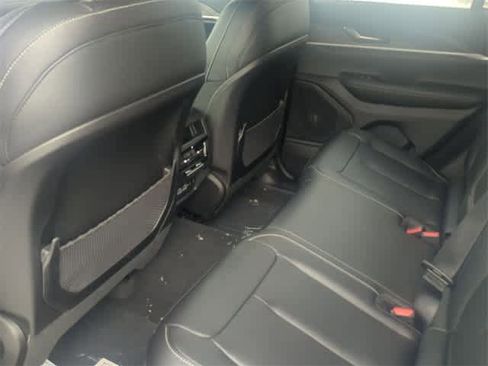 New 2025 Jeep Grand Cherokee Limited image 18