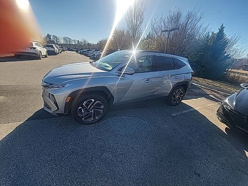 Certified 2025 Hyundai Tucson Limited image 1