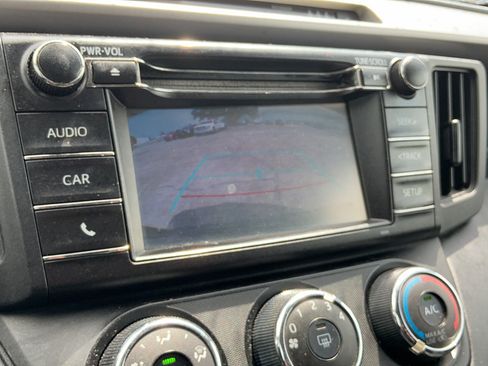Used 2017 Toyota RAV4 LE FWD image 12