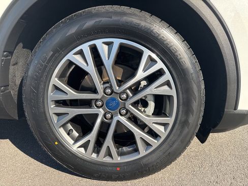 Used 2020 Ford Escape SEL image 11