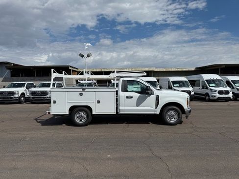 New 2026 Ford F250 XL w/ XL Chrome Package image 2