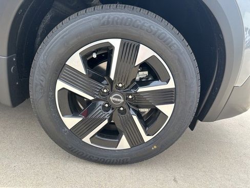 New 2025 Nissan Kicks SV w/ SV Premium Package image 4