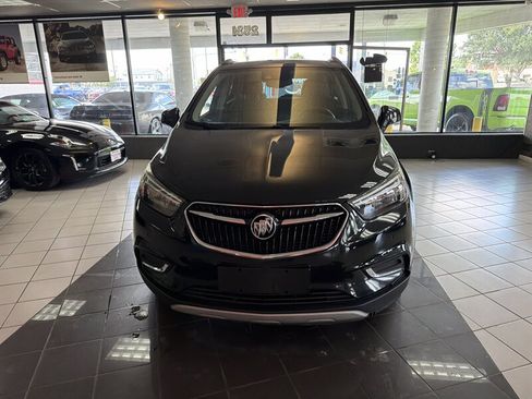 Used 2021 Buick Encore Preferred w/ Safety Package II FWD image 3