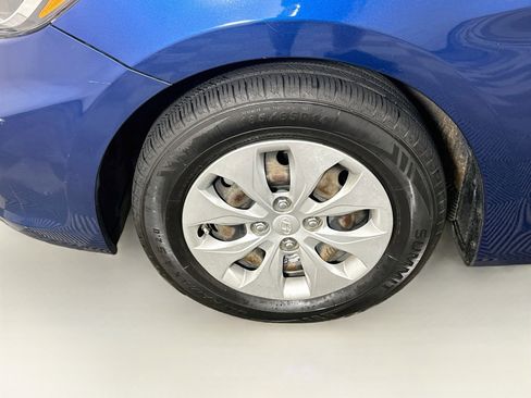 Used 2015 Hyundai Accent GLS FWD image 11