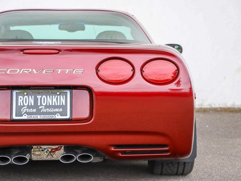Used 2003 Chevrolet Corvette Coupe w/ Preferred Equipment Group RWD image 46