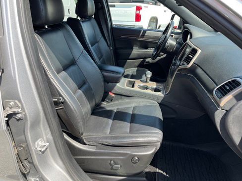 Used 2015 Jeep Grand Cherokee Limited image 19