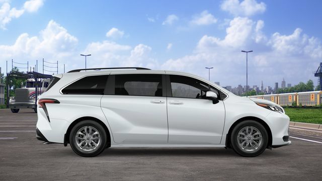 New 2026 Toyota Sienna XLE FWD image 14