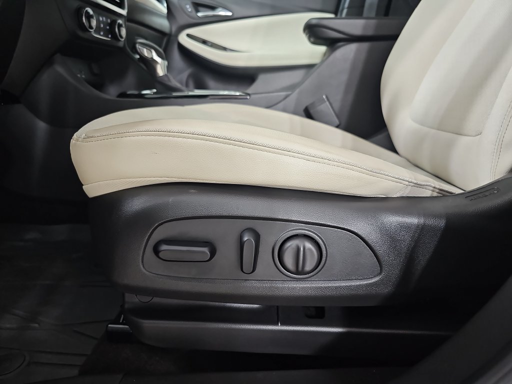 Certified 2024 Buick Encore GX Preferred w/ Comfort Package FWD image 35