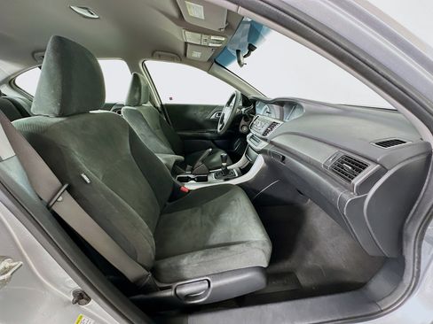 Used 2013 Honda Accord LX image 29