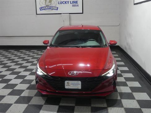 Used 2022 Hyundai Elantra SEL FWD image 3
