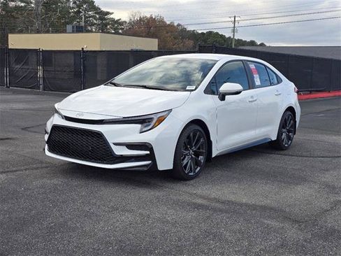 Used 2025 Toyota Corolla SE image 2