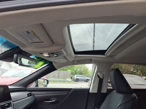 Certified 2022 Lexus ES 350 w/ Premium Package FWD image 10