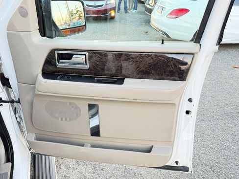 Used 2015 Lincoln Navigator L 4WD image 54