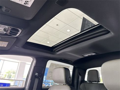 New 2025 Chevrolet Colorado ZR2 w/ Off-Road Front Bumper Package image 13