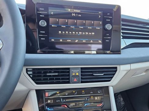 New 2026 Volkswagen Jetta SE FWD image 19