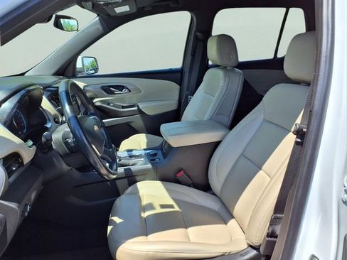 Used 2023 Chevrolet Traverse LT AWD/4WD image 16
