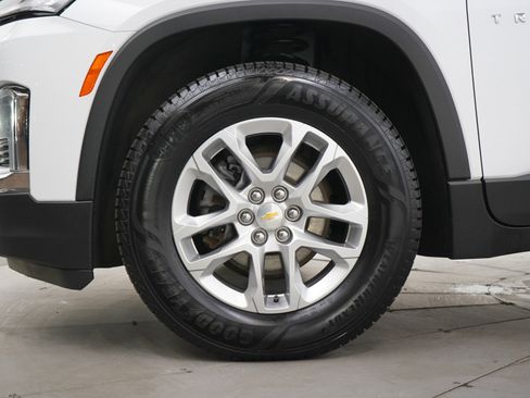 Used 2023 Chevrolet Traverse LS AWD/4WD image 31