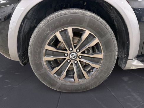 Used 2017 Nissan Armada Platinum image 10