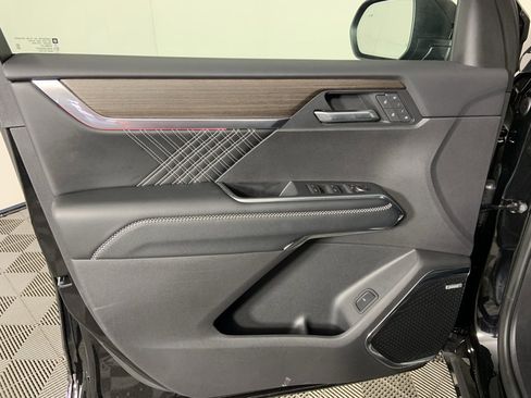 Used 2026 GMC Acadia Denali w/ Super Cruise Package image 25