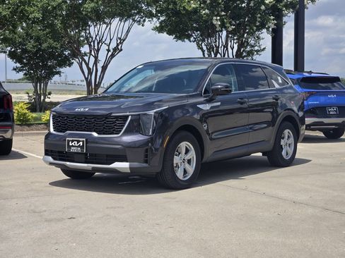 New 2026 Kia Sorento LX FWD image 2