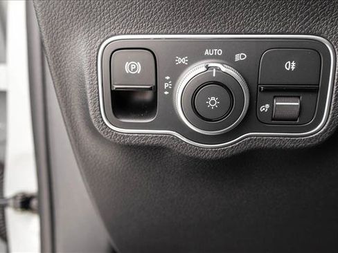 New 2026 Mercedes-Benz GLB 35 AMG 4MATIC image 15