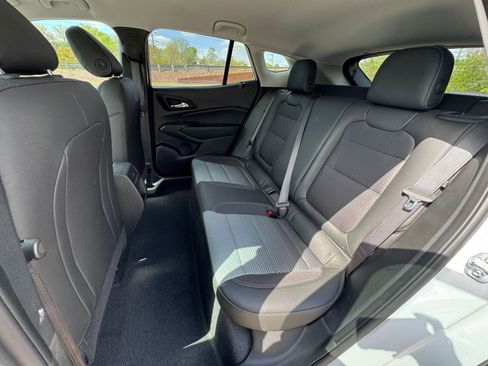 Used 2025 Chevrolet Trax LT image 33