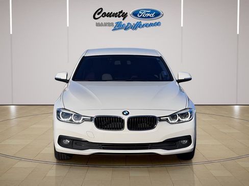 Used 2018 BMW 320i Sedan RWD image 12