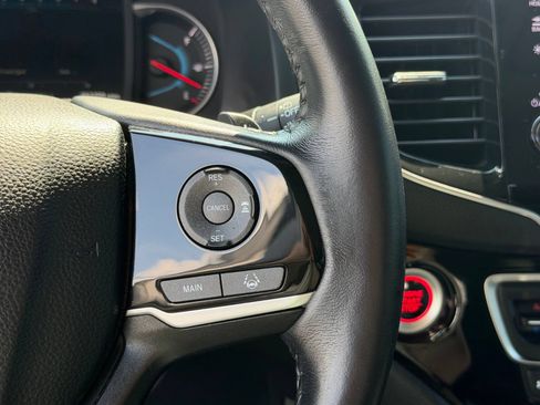 Used 2022 Honda Pilot Touring image 18