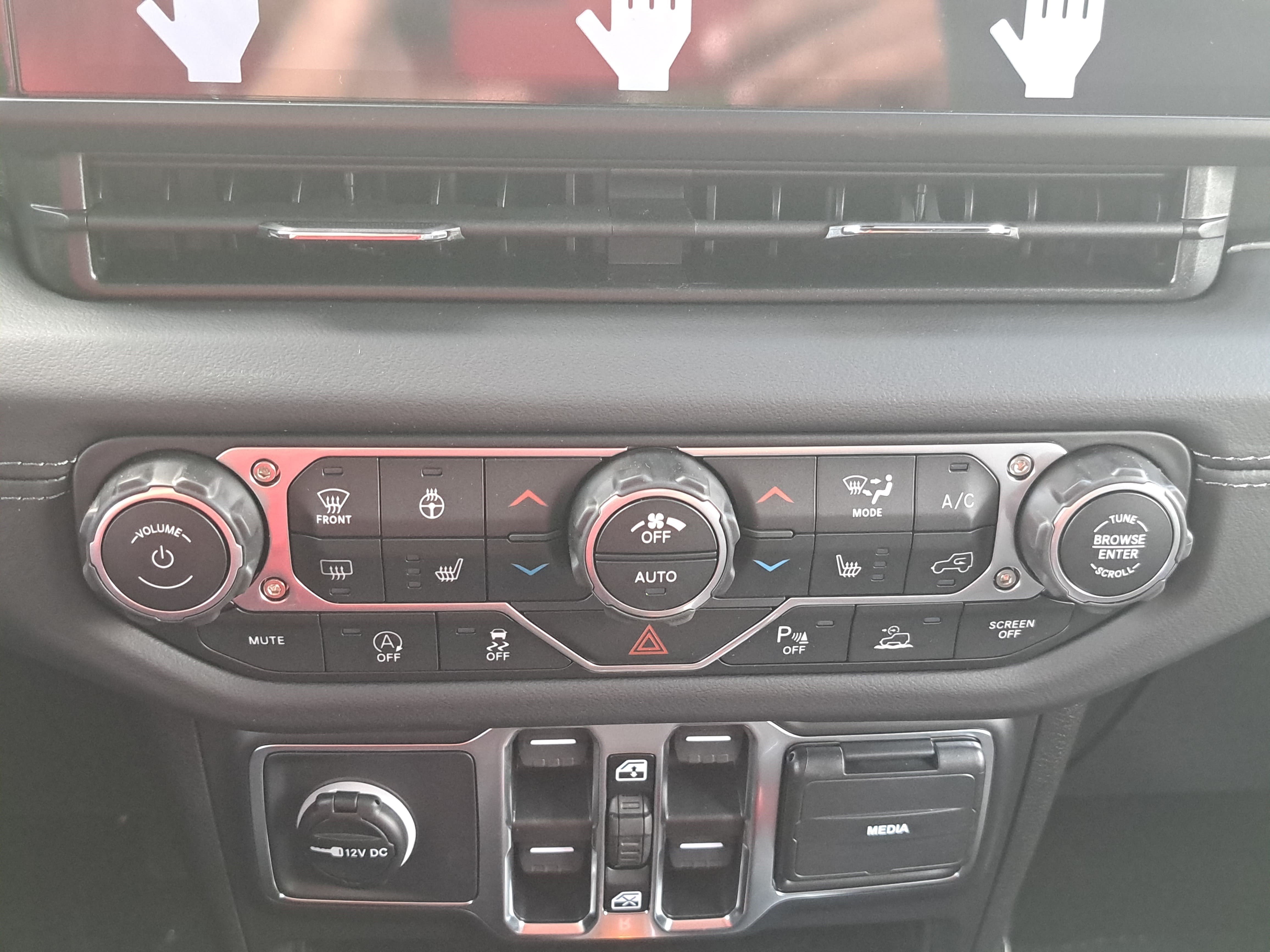 New 2027 Jeep Wrangler Unlimited Sahara AWD/4WD image 19