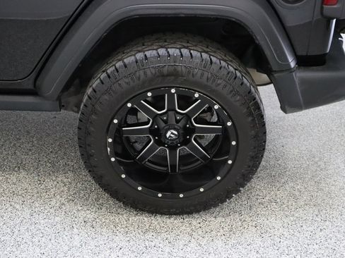 Used 2021 Jeep Wrangler Unlimited Sport w/ Sun And Sound Package AWD/4WD image 10
