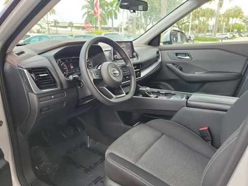 Used 2023 Nissan Rogue SV FWD image 10