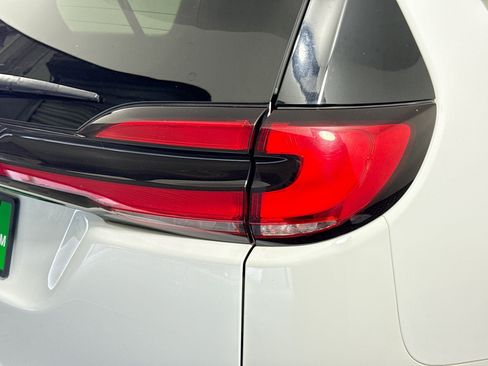 Used 2023 Chrysler Pacifica Touring FWD image 34