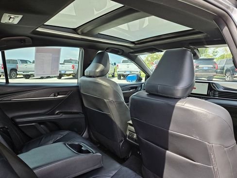 Used 2025 Toyota Camry XSE w/ Premium Plus Package AWD/4WD image 31